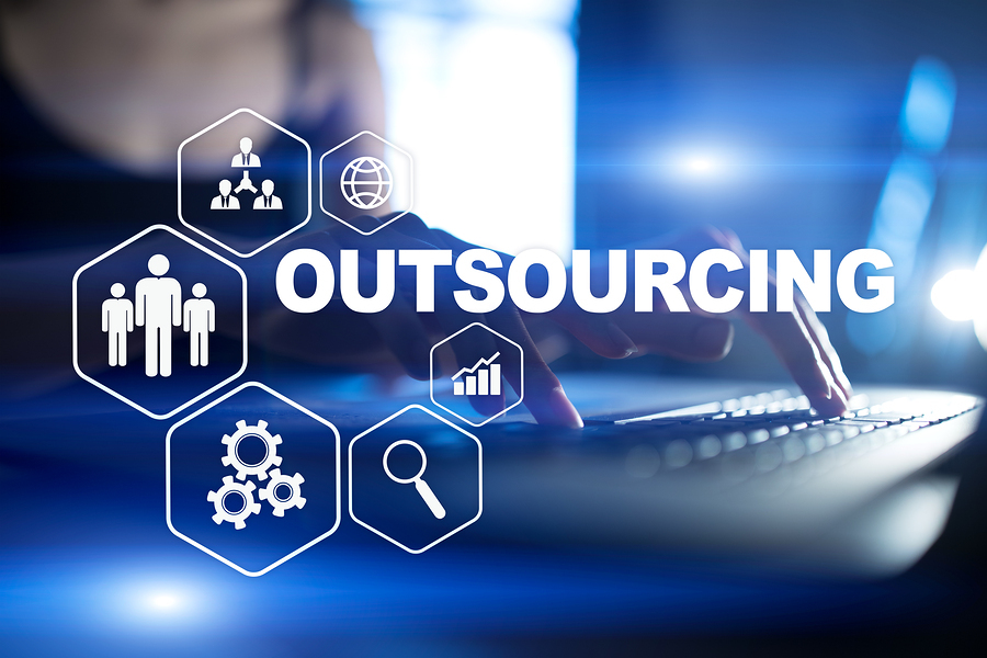 надпись outsourcing
