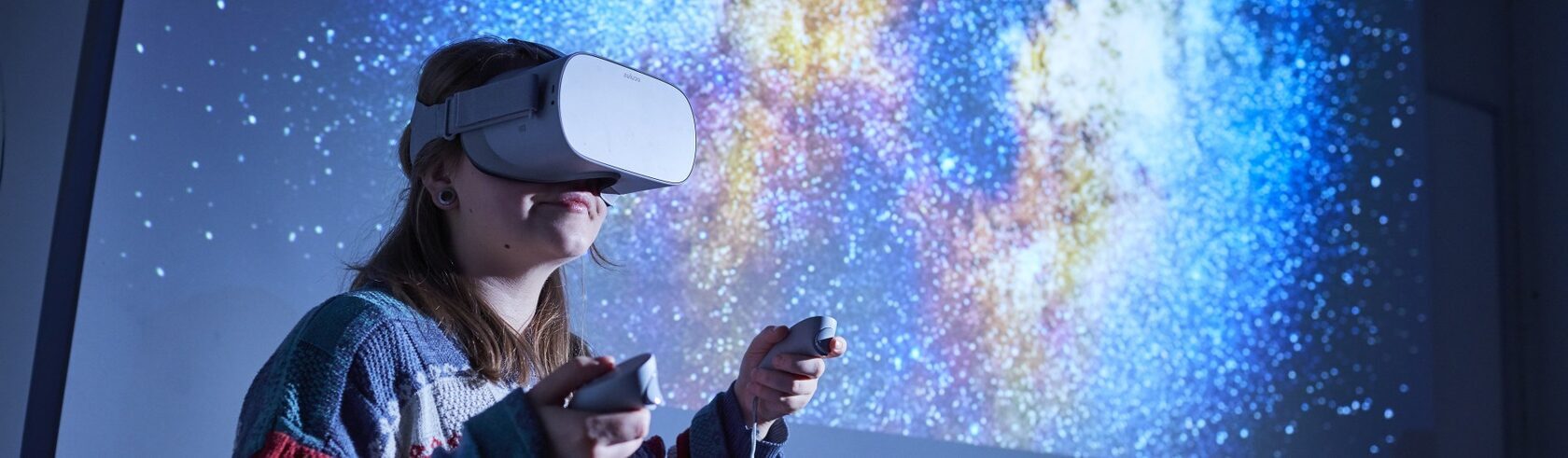 фото человека в vr очках